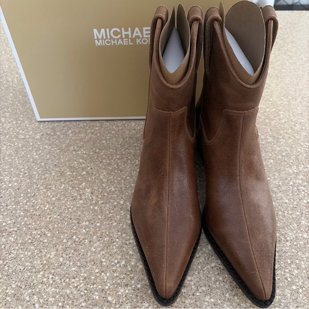 Michael Kors Noemie Distressed Bombe Leather Bootie Boots Luggage Brown Size 7.5 - Picture 3 of 7